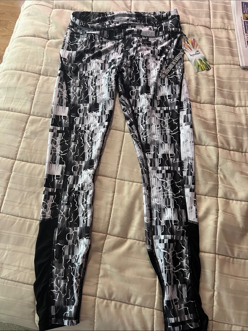Kyodan Black and White Abstract Print Leggings G/L